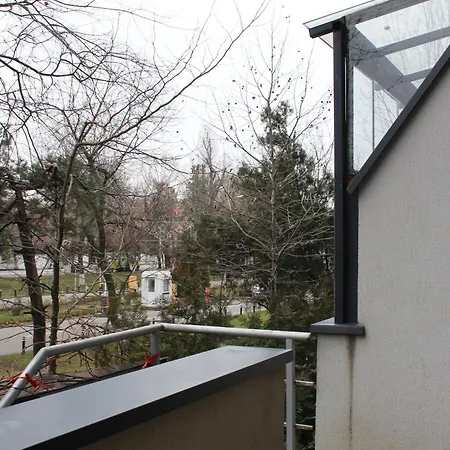 Spiritual With Garden Terrace And Park View Apartment Bucharest